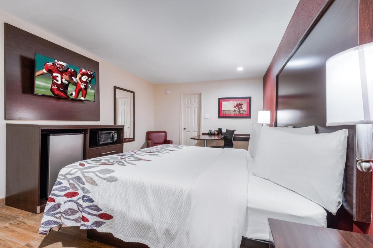 Red Roof Inn Houston - Spring North Экстерьер фото